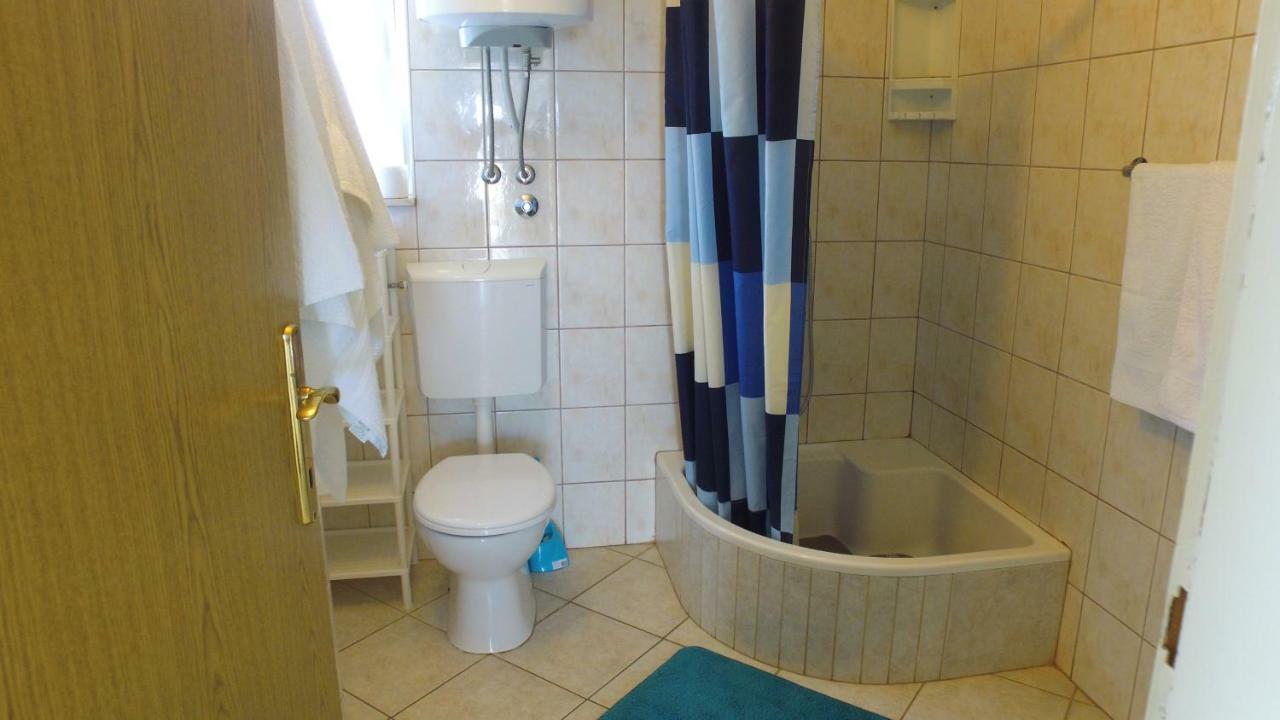 Apartment Karuza Rukavac Vis Exterior photo